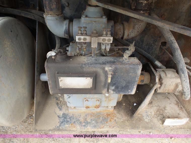 image for item J7660 1980 Freightliner FLC-11564T vacuum truck