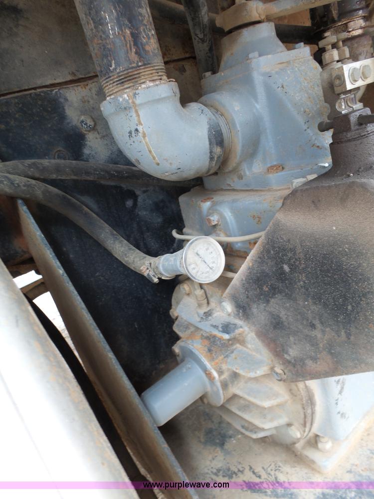 image for item J7660 1980 Freightliner FLC-11564T vacuum truck