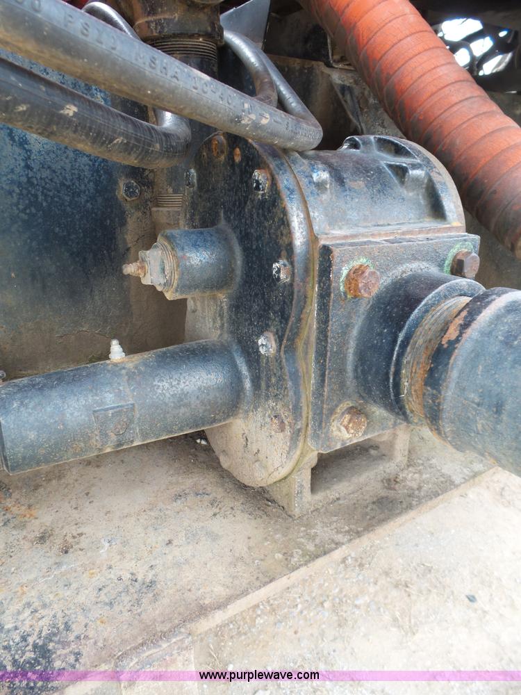 image for item J7660 1980 Freightliner FLC-11564T vacuum truck