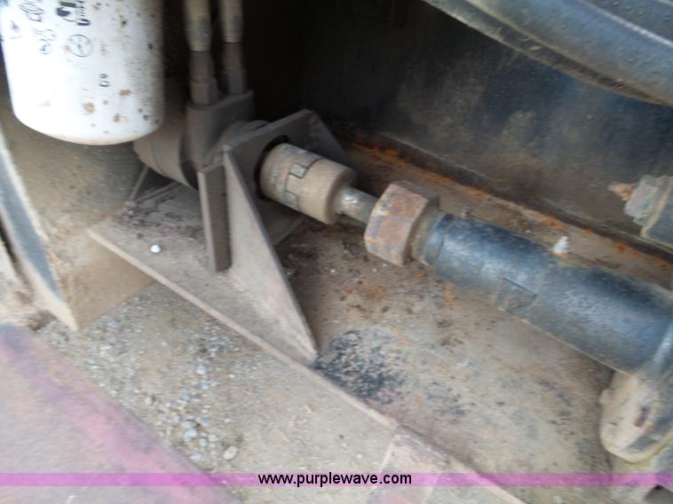 image for item J7660 1980 Freightliner FLC-11564T vacuum truck