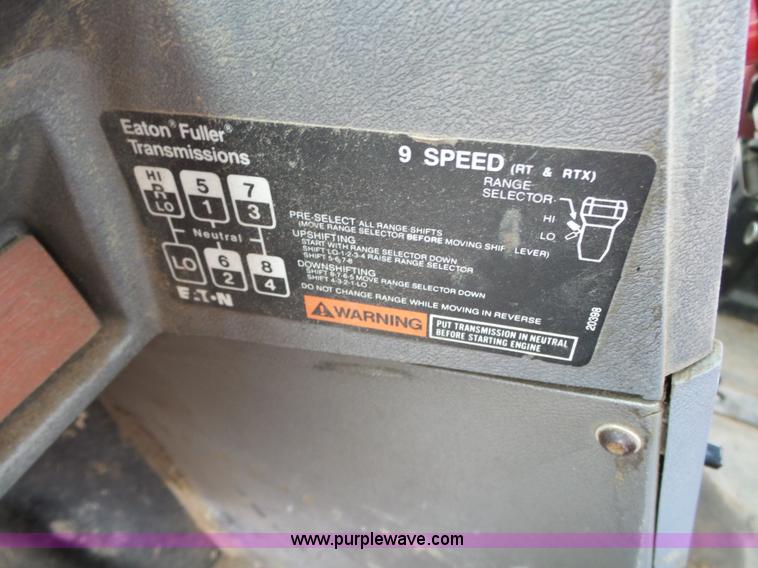 image for item J7661 1993 Mack CH613 semi truck