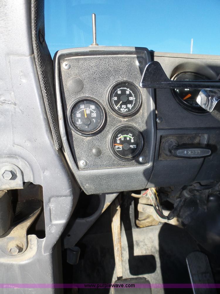 image for item J8805 1986 Mack RD688S dump truck