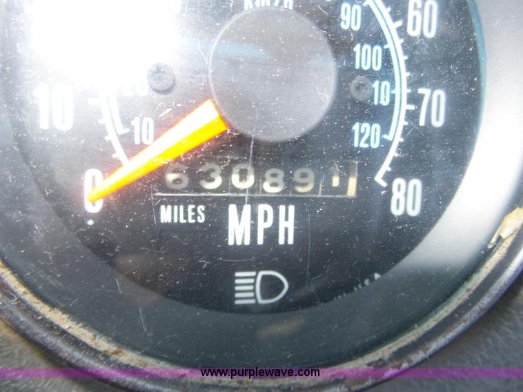 image for item J8805 1986 Mack RD688S dump truck