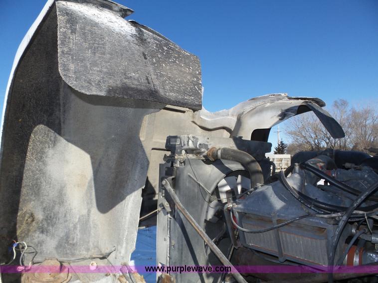 image for item J8805 1986 Mack RD688S dump truck