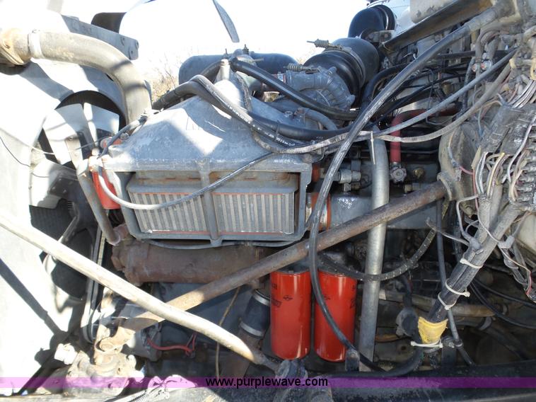 image for item J8805 1986 Mack RD688S dump truck