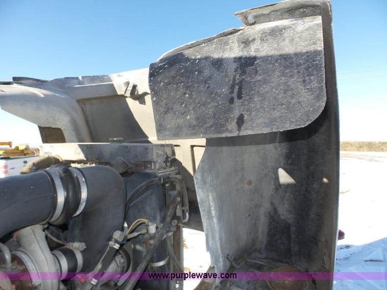 image for item J8805 1986 Mack RD688S dump truck