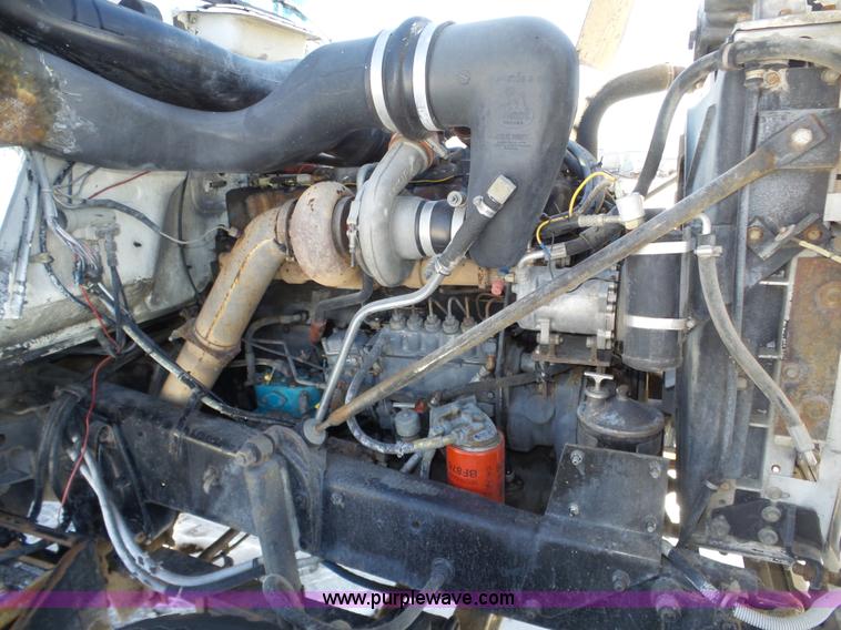 image for item J8805 1986 Mack RD688S dump truck