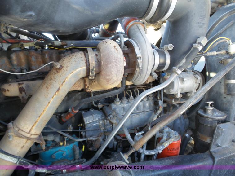 image for item J8805 1986 Mack RD688S dump truck