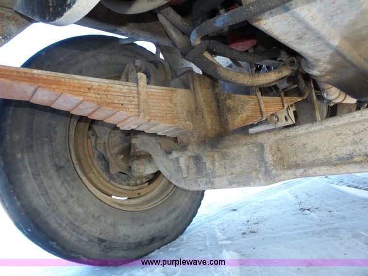 image for item J8805 1986 Mack RD688S dump truck