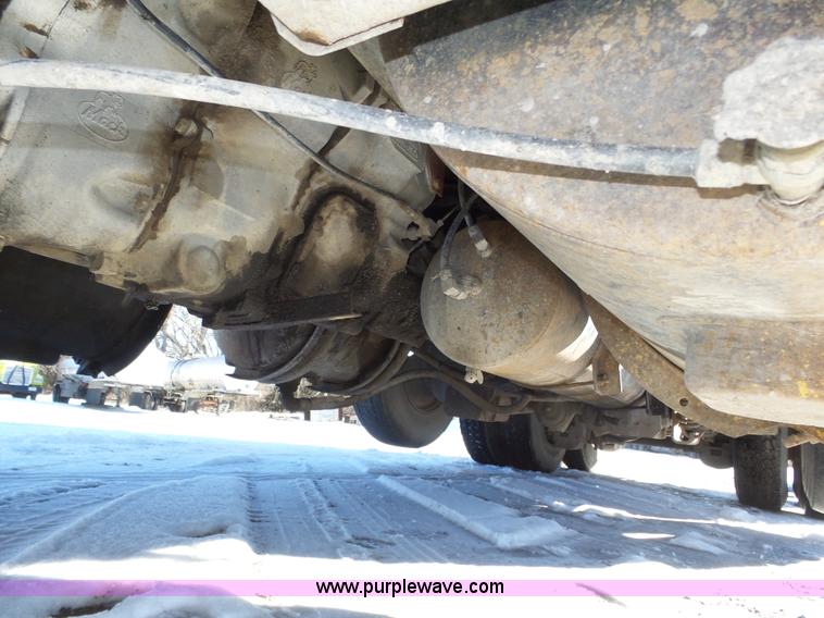 image for item J8805 1986 Mack RD688S dump truck