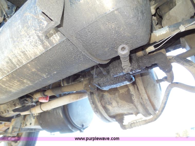 image for item J8805 1986 Mack RD688S dump truck