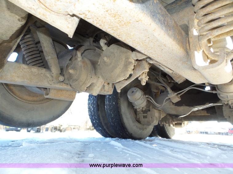 image for item J8805 1986 Mack RD688S dump truck