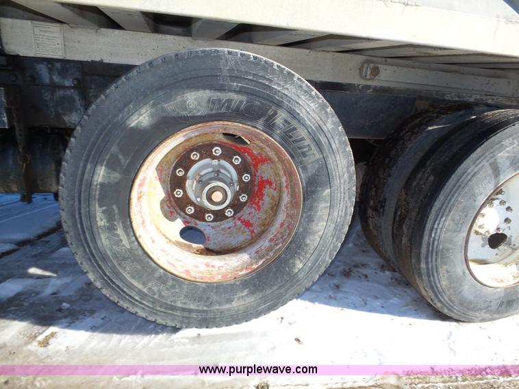 image for item J8805 1986 Mack RD688S dump truck