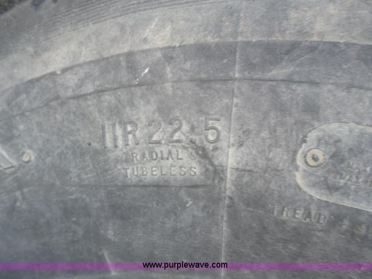 image for item J8805 1986 Mack RD688S dump truck