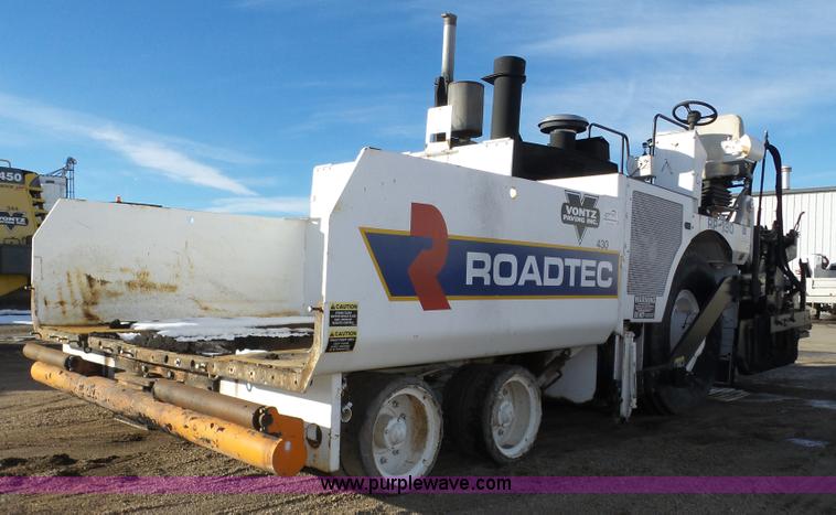 image for item J8810 2005 Roadtec RP-190 paver
