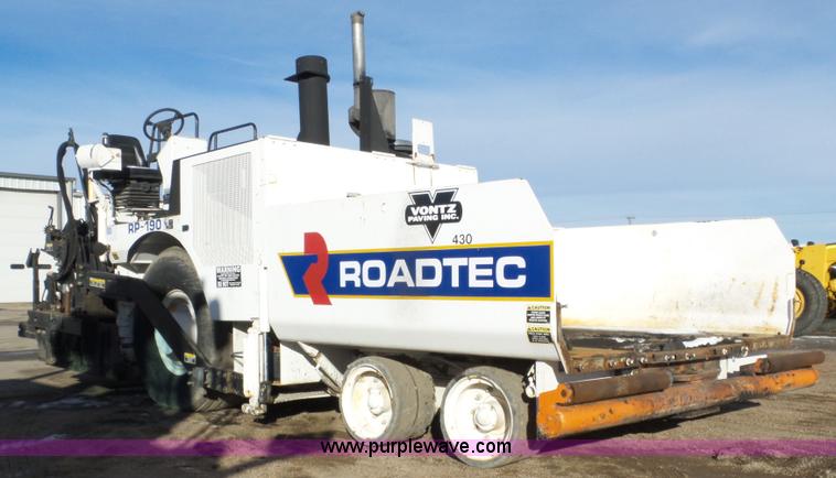 image for item J8810 2005 Roadtec RP-190 paver