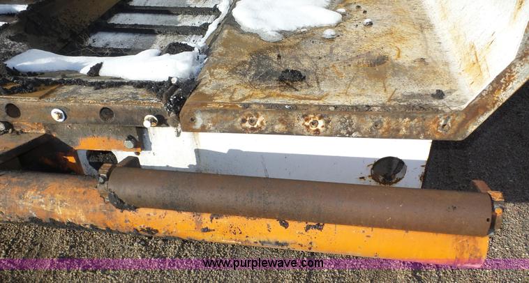 image for item J8810 2005 Roadtec RP-190 paver