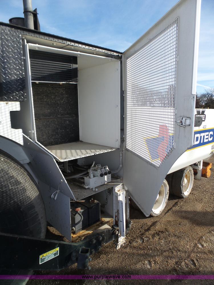 image for item J8810 2005 Roadtec RP-190 paver