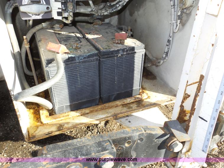 image for item J8810 2005 Roadtec RP-190 paver