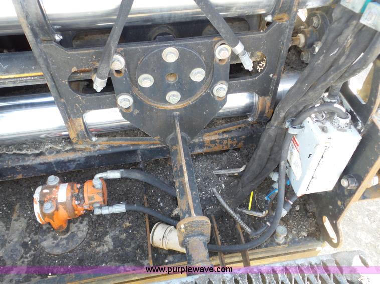 image for item J8810 2005 Roadtec RP-190 paver