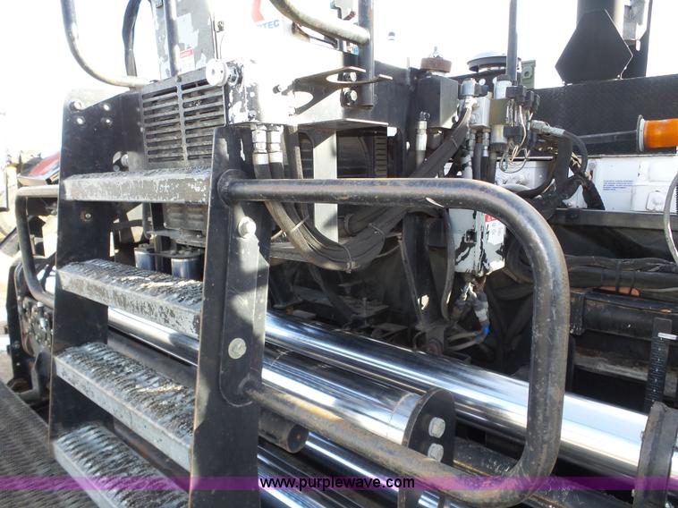 image for item J8810 2005 Roadtec RP-190 paver