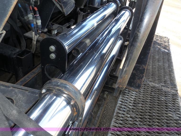 image for item J8810 2005 Roadtec RP-190 paver