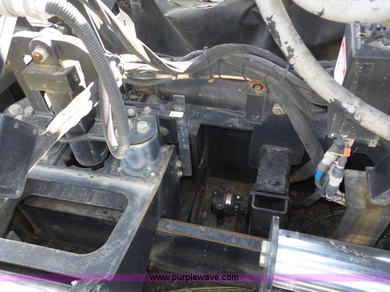 image for item J8810 2005 Roadtec RP-190 paver