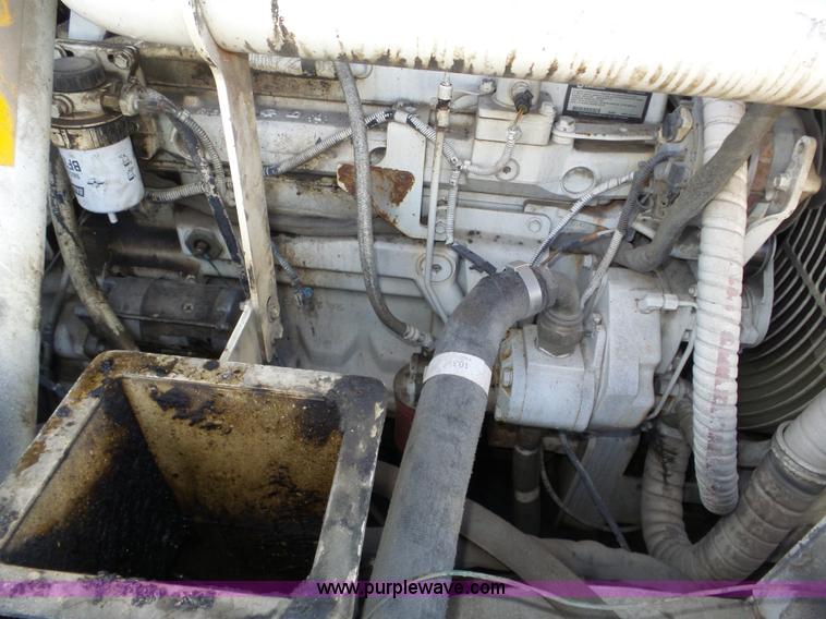 image for item J8810 2005 Roadtec RP-190 paver