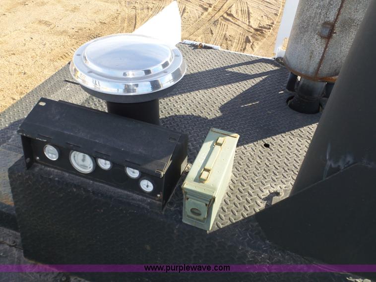 image for item J8810 2005 Roadtec RP-190 paver