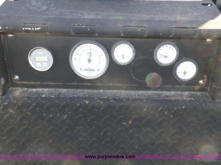 image for item J8810 2005 Roadtec RP-190 paver