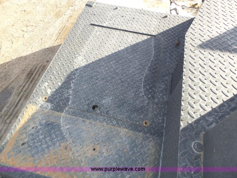 image for item J8810 2005 Roadtec RP-190 paver