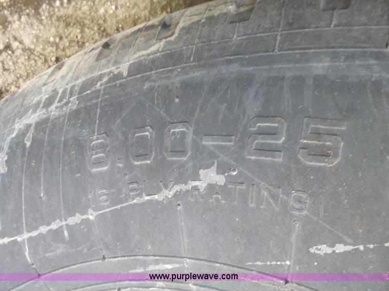 image for item J8810 2005 Roadtec RP-190 paver