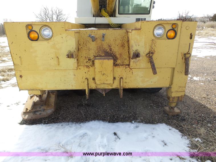 image for item J8811 Drott 1800CC rough terrain crane