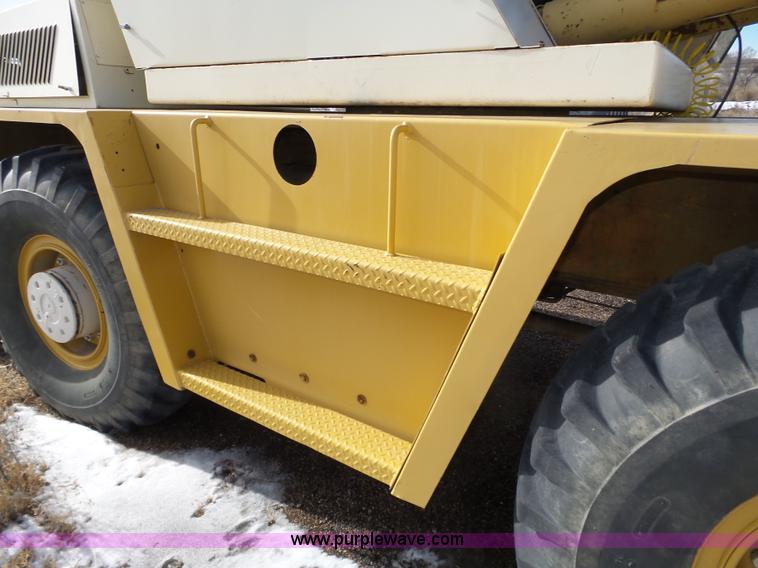 image for item J8811 Drott 1800CC rough terrain crane