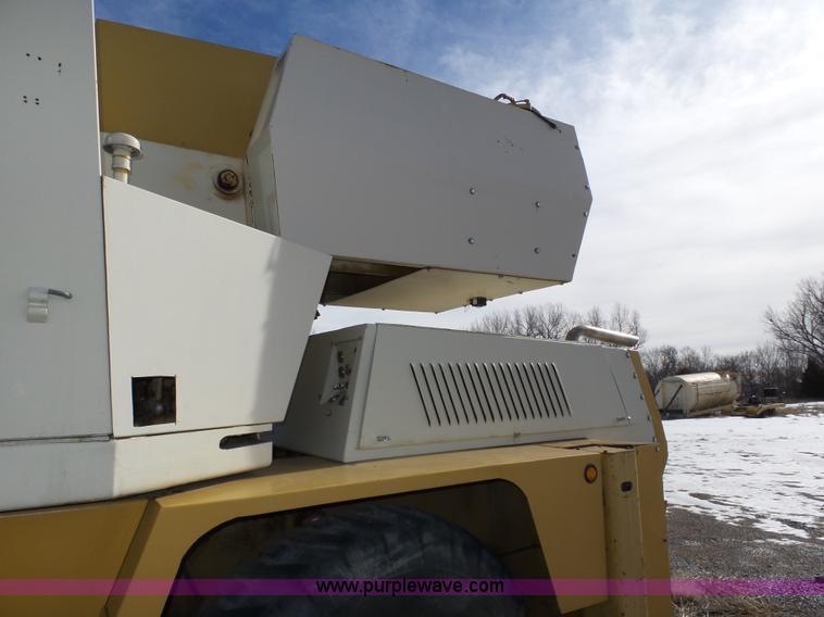 image for item J8811 Drott 1800CC rough terrain crane