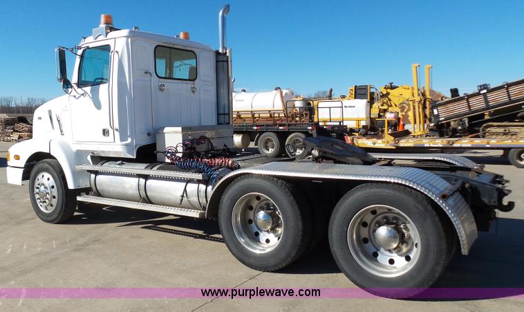 image for item K1263 1999 Western Star 5964SS semi truck
