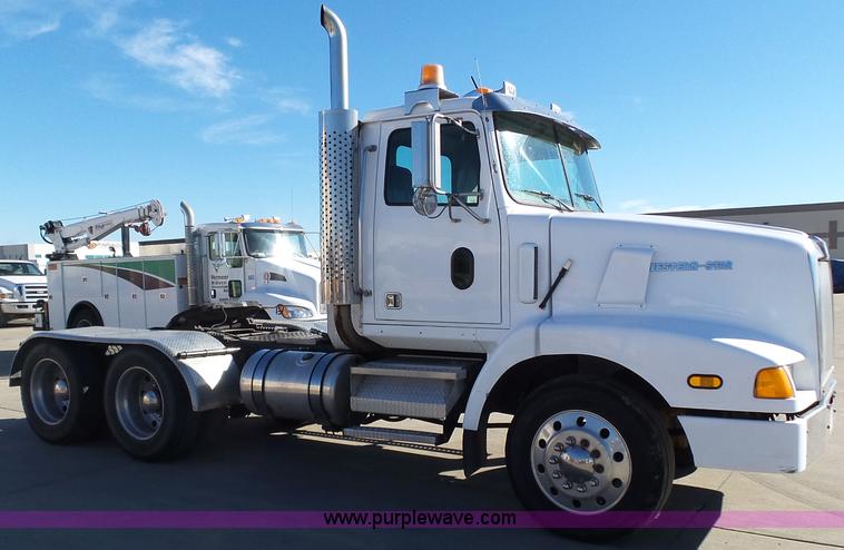 image for item K1263 1999 Western Star 5964SS semi truck