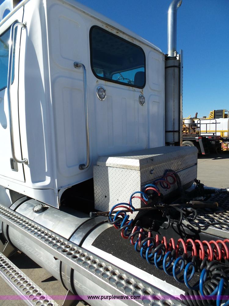 image for item K1263 1999 Western Star 5964SS semi truck