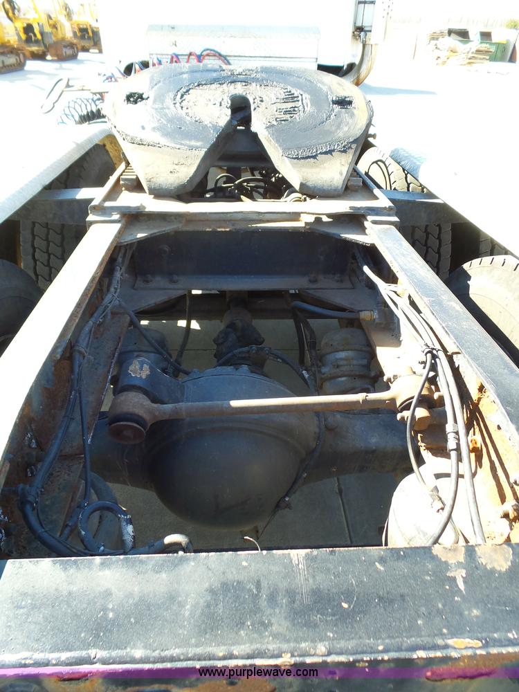 image for item K1263 1999 Western Star 5964SS semi truck