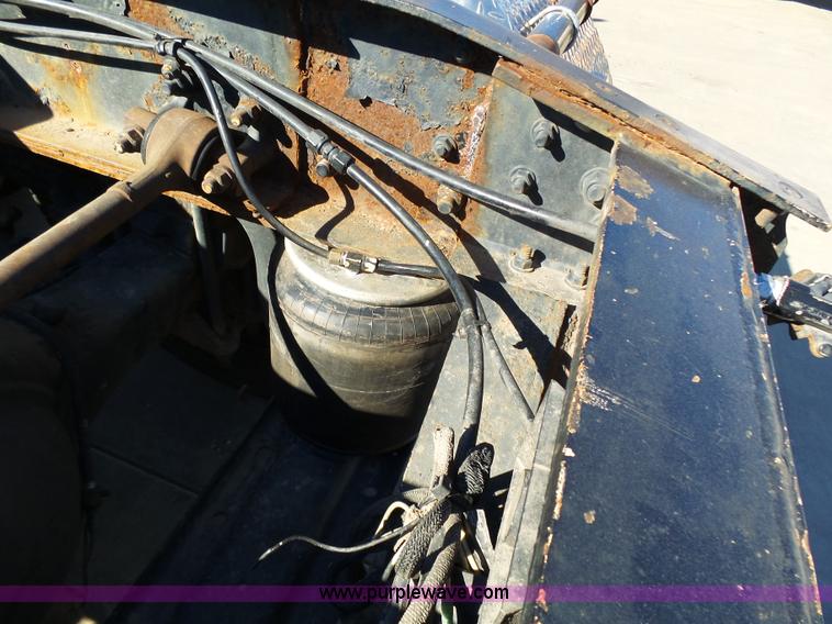 image for item K1263 1999 Western Star 5964SS semi truck