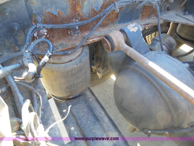 image for item K1263 1999 Western Star 5964SS semi truck