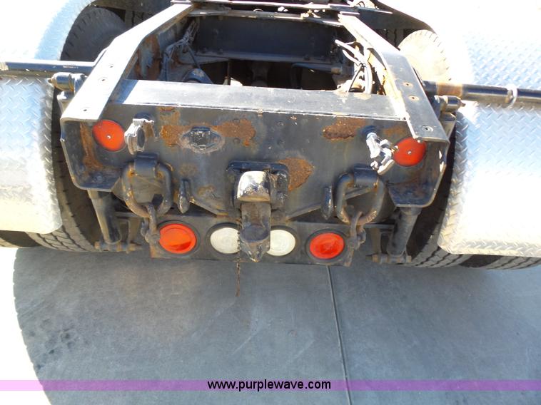 image for item K1263 1999 Western Star 5964SS semi truck