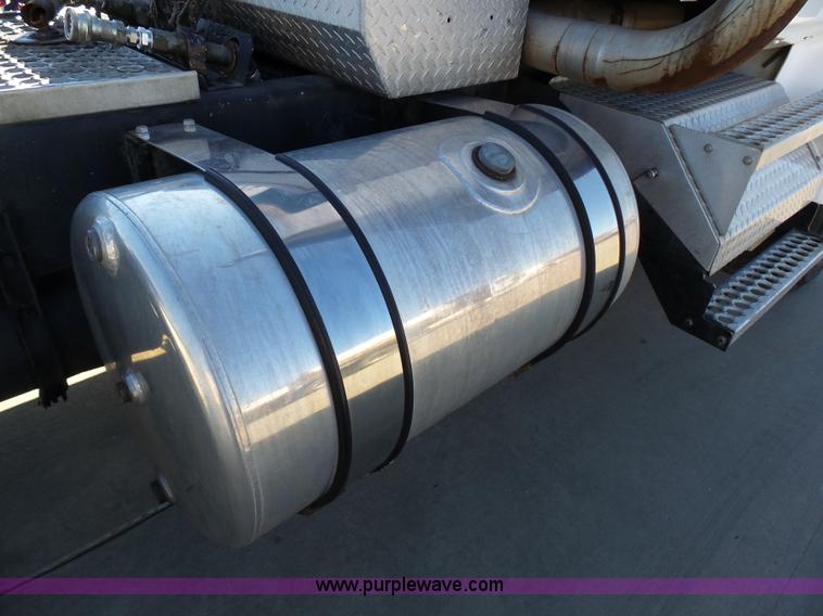 image for item K1263 1999 Western Star 5964SS semi truck