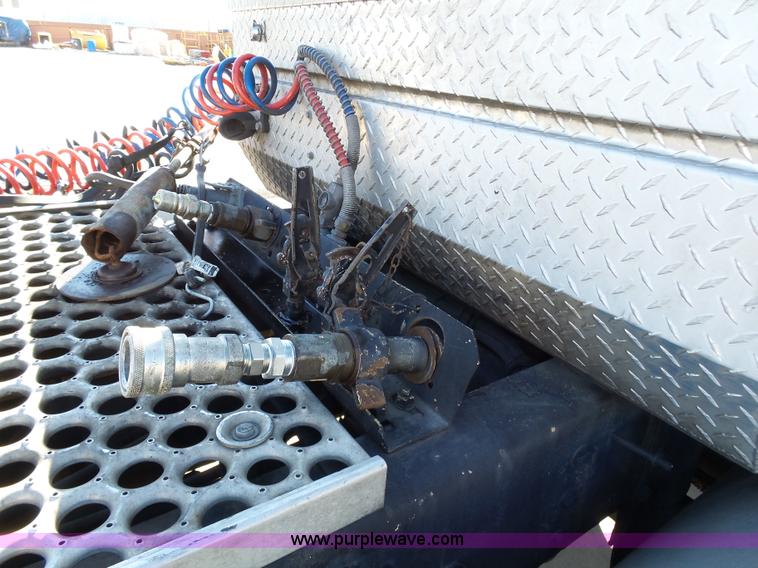 image for item K1263 1999 Western Star 5964SS semi truck