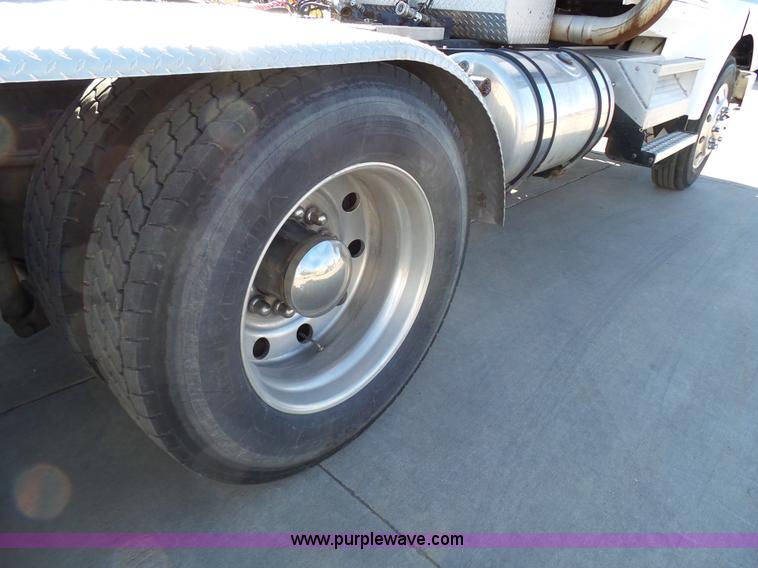 image for item K1263 1999 Western Star 5964SS semi truck