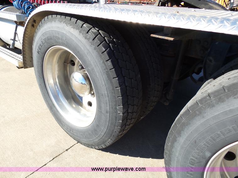 image for item K1263 1999 Western Star 5964SS semi truck