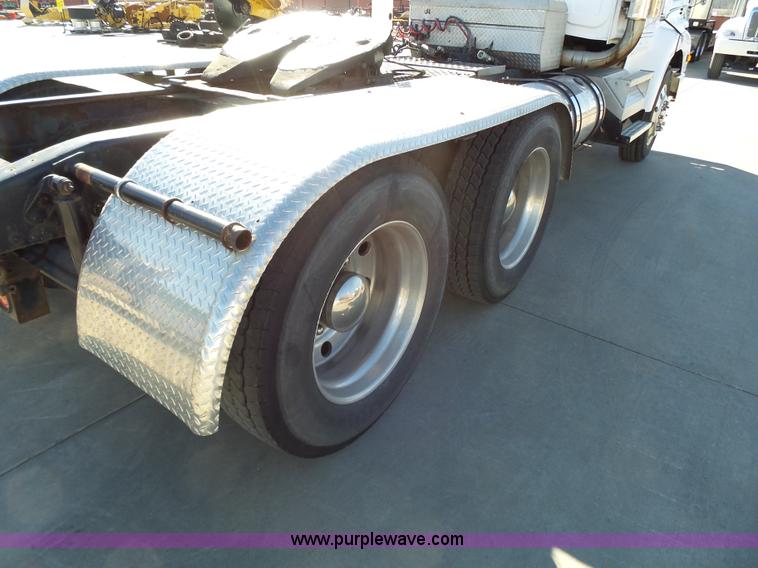 image for item K1263 1999 Western Star 5964SS semi truck