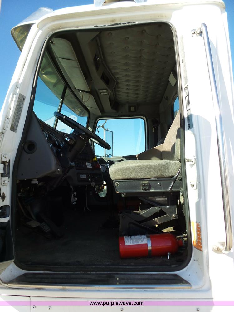 image for item K1263 1999 Western Star 5964SS semi truck