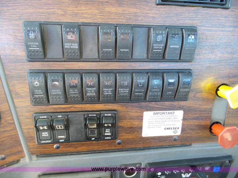 image for item K1263 1999 Western Star 5964SS semi truck