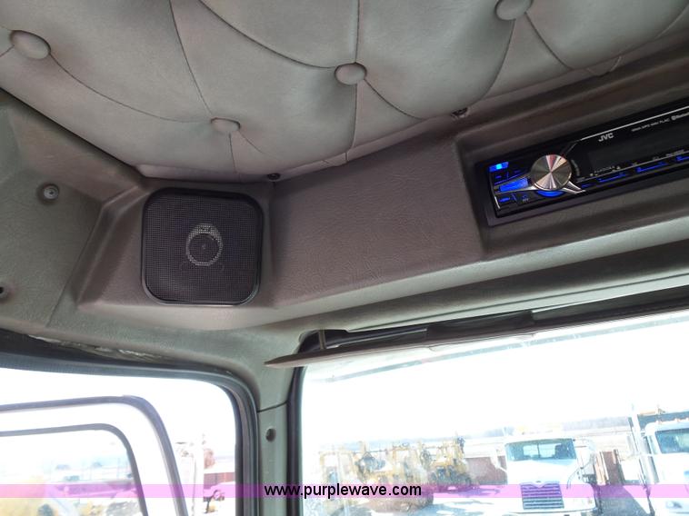 image for item K1263 1999 Western Star 5964SS semi truck